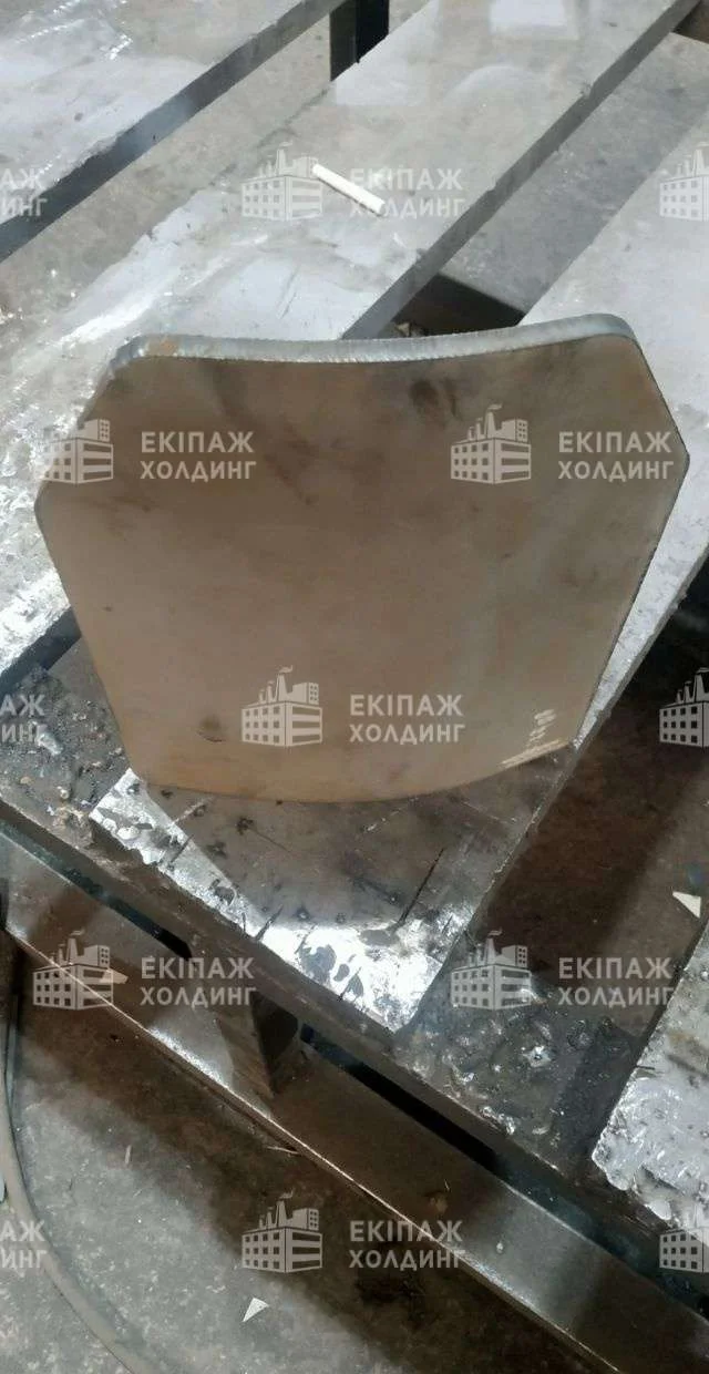 Броньовані пластини