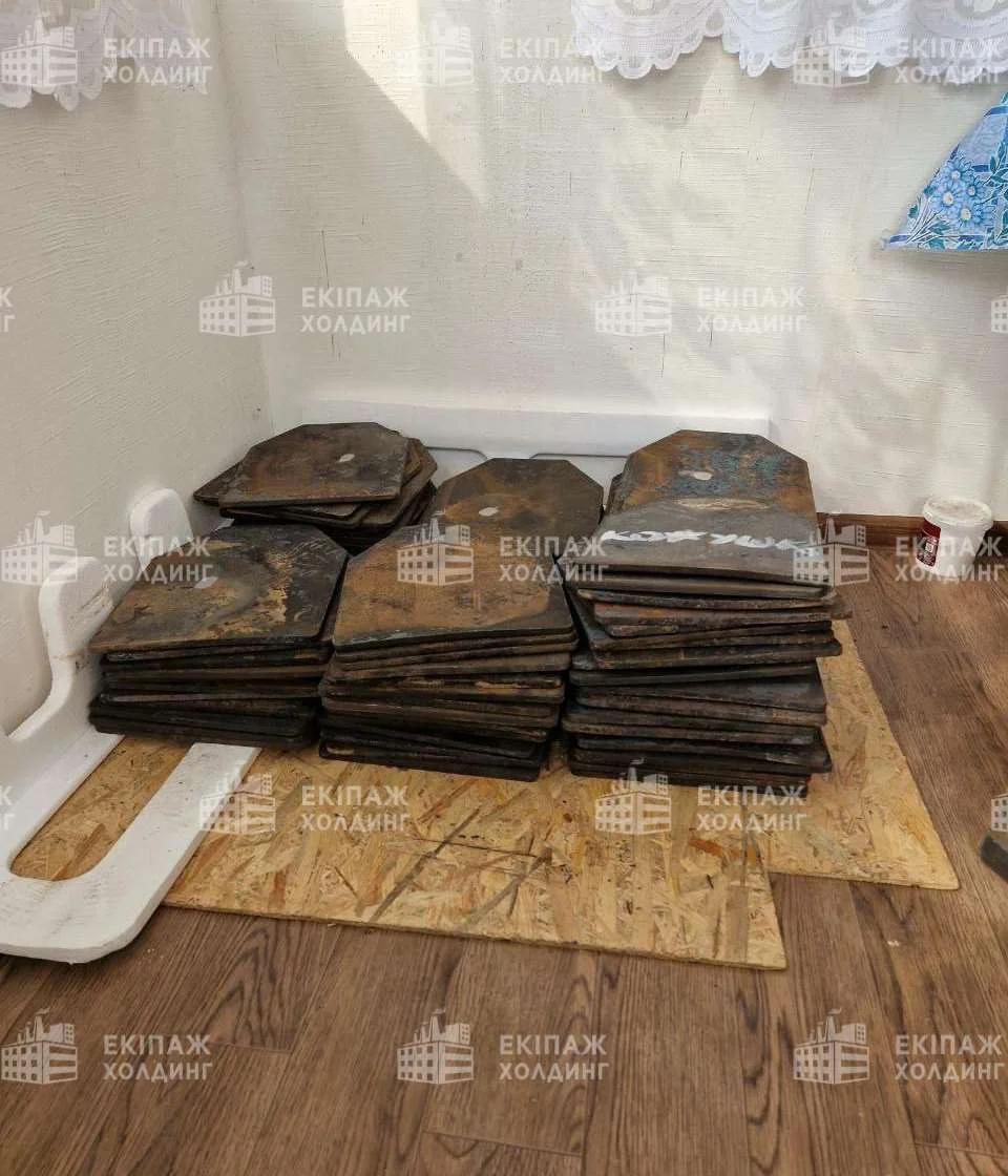 Бронепластини для бронежилетів